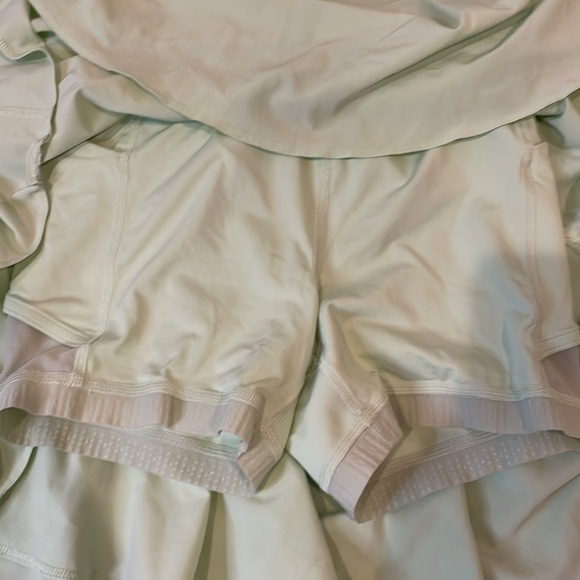 Lululemon Court Rival Skirt Sz 4 - Picture 4 of 8